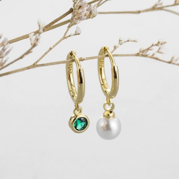 *NEW Gold Emerald Pearl Drop Huggie Hoop Earrings - Picture 4 of 7